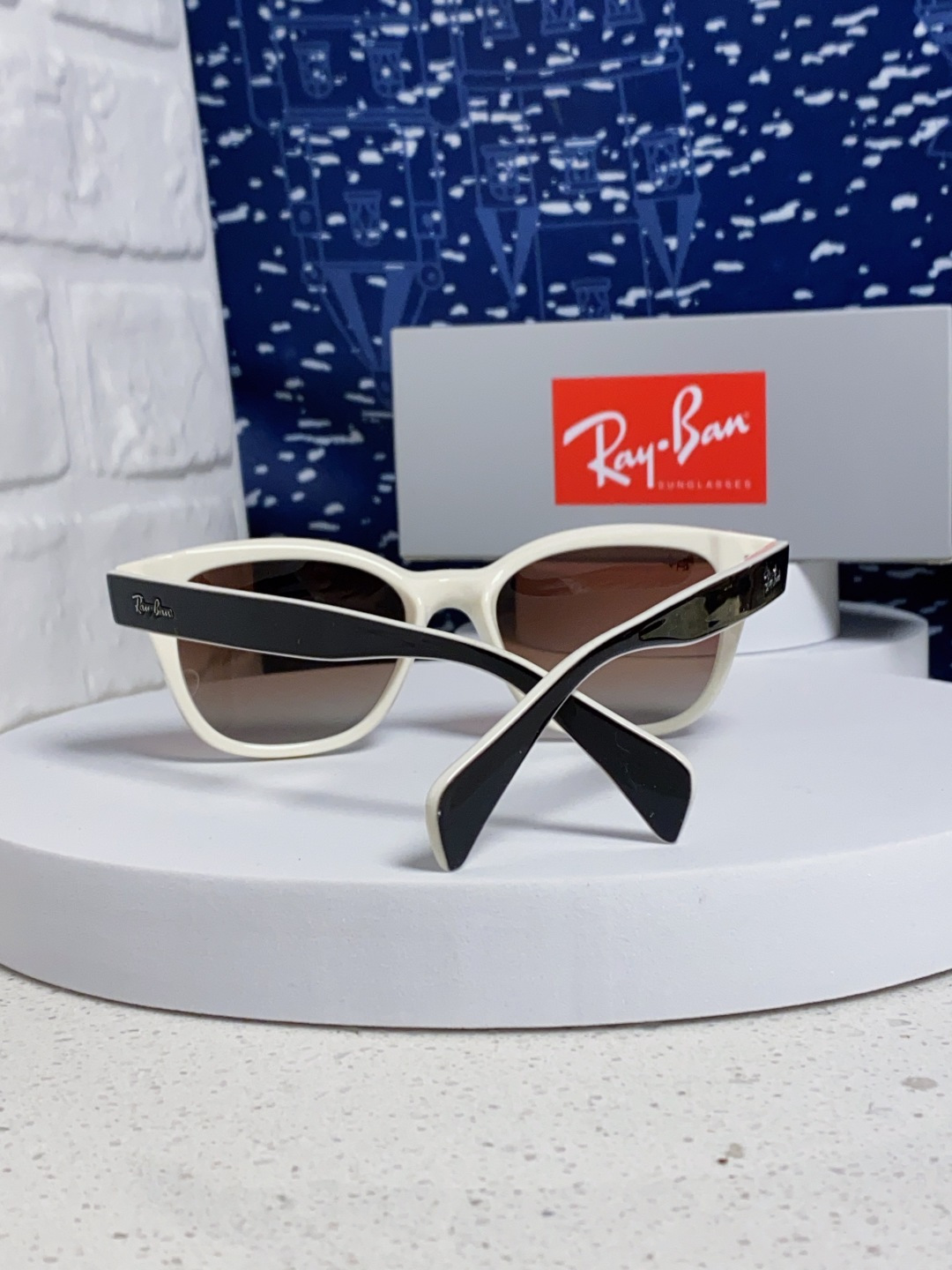RayBan雷朋 2025新款经典方形中性太阳镜 RB0880