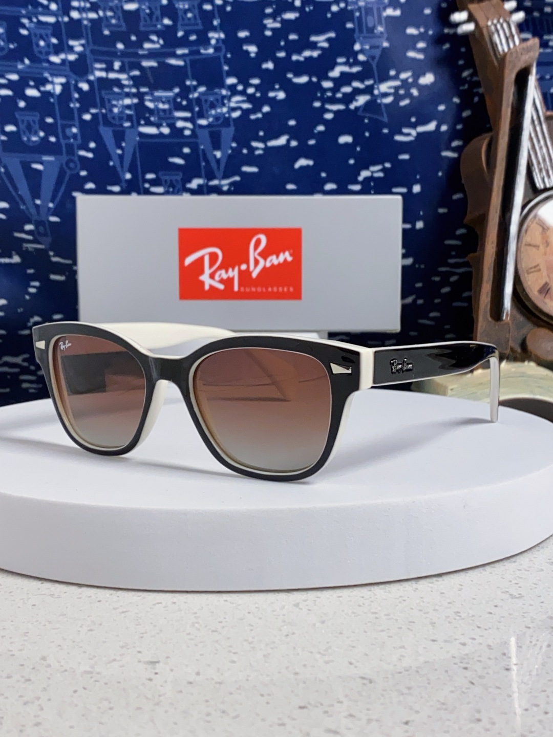 RayBan雷朋 2025新款经典方形中性太阳镜 RB0880
