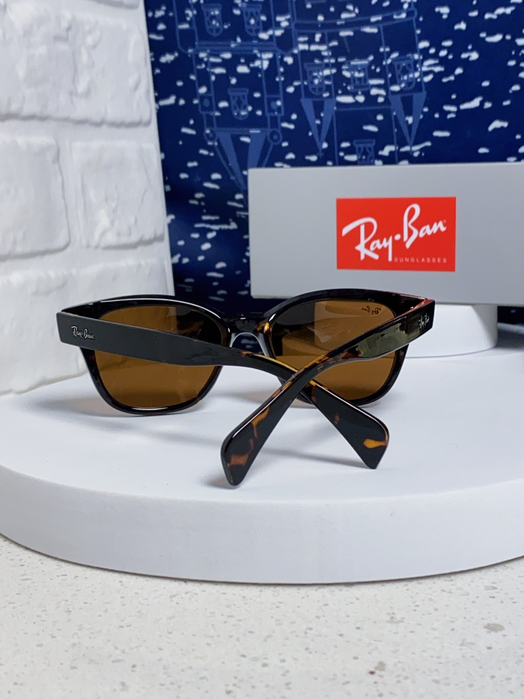 RayBan雷朋 2025新款经典方形中性太阳镜 RB0880
