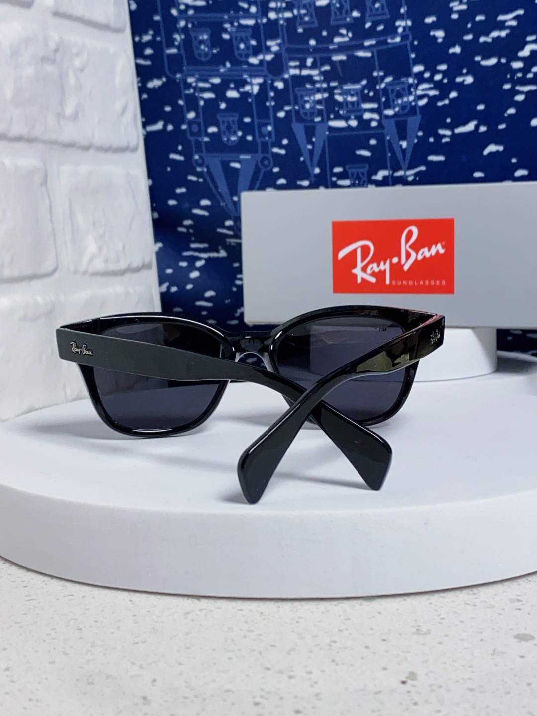 RayBan雷朋 2025新款经典方形中性太阳镜 RB0880