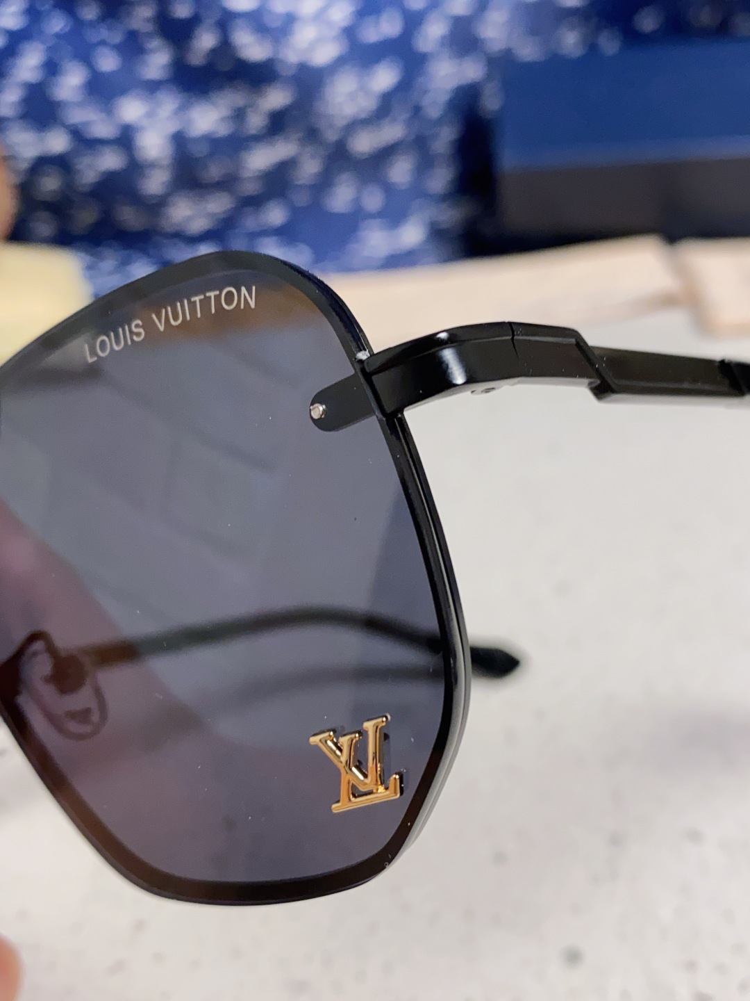 LouisVuitton路易威登 2025新款Lv墨镜新款双梁飞行员金属大框太阳镜男女通用