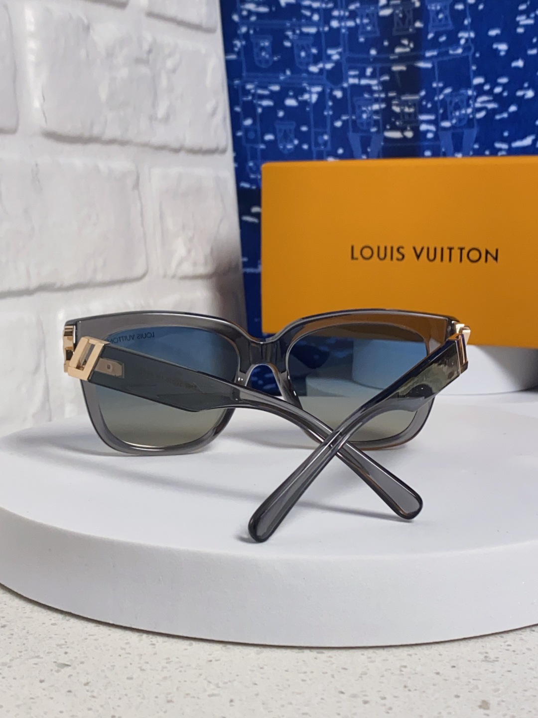 LouisVuitton路易威登 复古方形大框墨镜女款LV 2025新款高级感防晒旅游拍照太阳眼镜