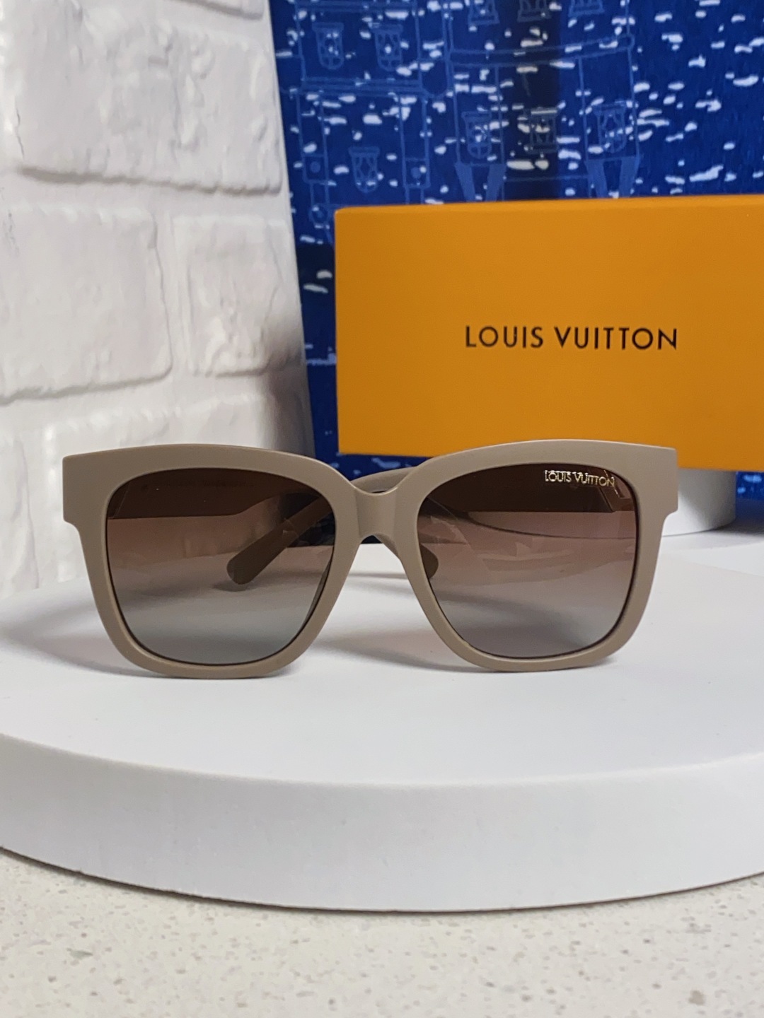 LouisVuitton路易威登 复古方形大框墨镜女款LV 2025新款高级感防晒旅游拍照太阳眼镜