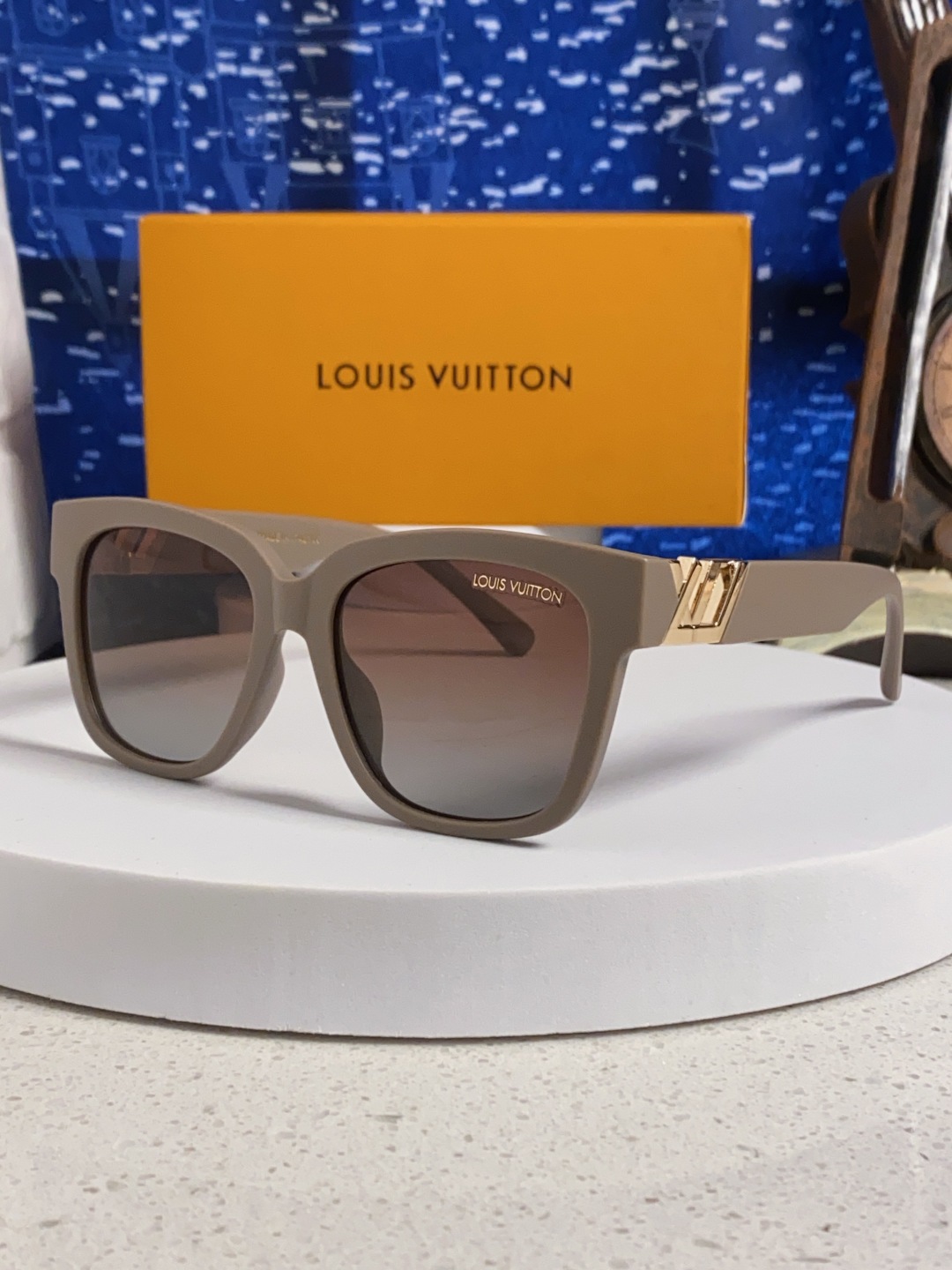 LouisVuitton路易威登 复古方形大框墨镜女款LV 2025新款高级感防晒旅游拍照太阳眼镜