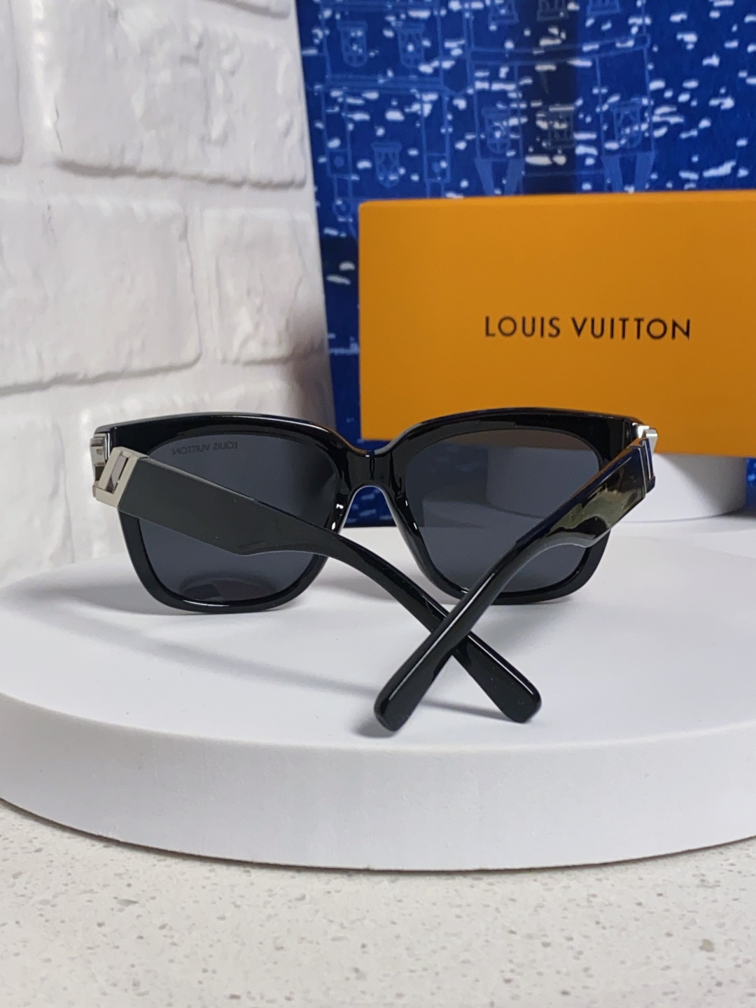 LouisVuitton路易威登 复古方形大框墨镜女款LV 2025新款高级感防晒旅游拍照太阳眼镜