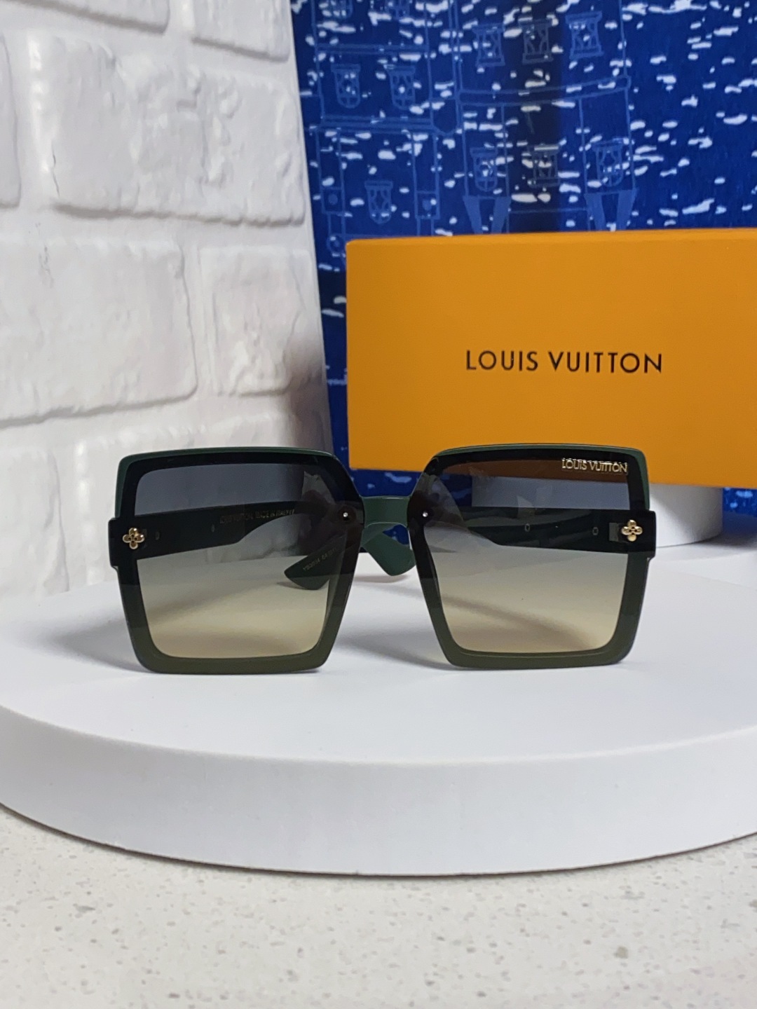 LouisVuitton路易威登 2025Lv新款太阳镜女偏光墨镜明星同款网红大框驾驶开车Lv字母眼镜 