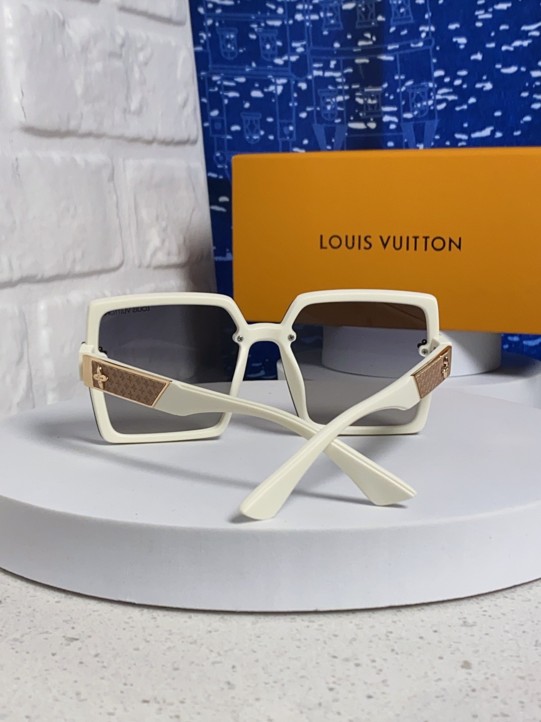 LouisVuitton路易威登 2025Lv新款太阳镜女偏光墨镜明星同款网红大框驾驶开车Lv字母眼镜 