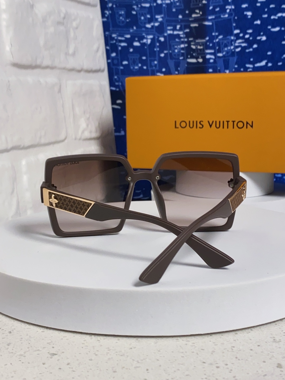 LouisVuitton路易威登 2025Lv新款太阳镜女偏光墨镜明星同款网红大框驾驶开车Lv字母眼镜 