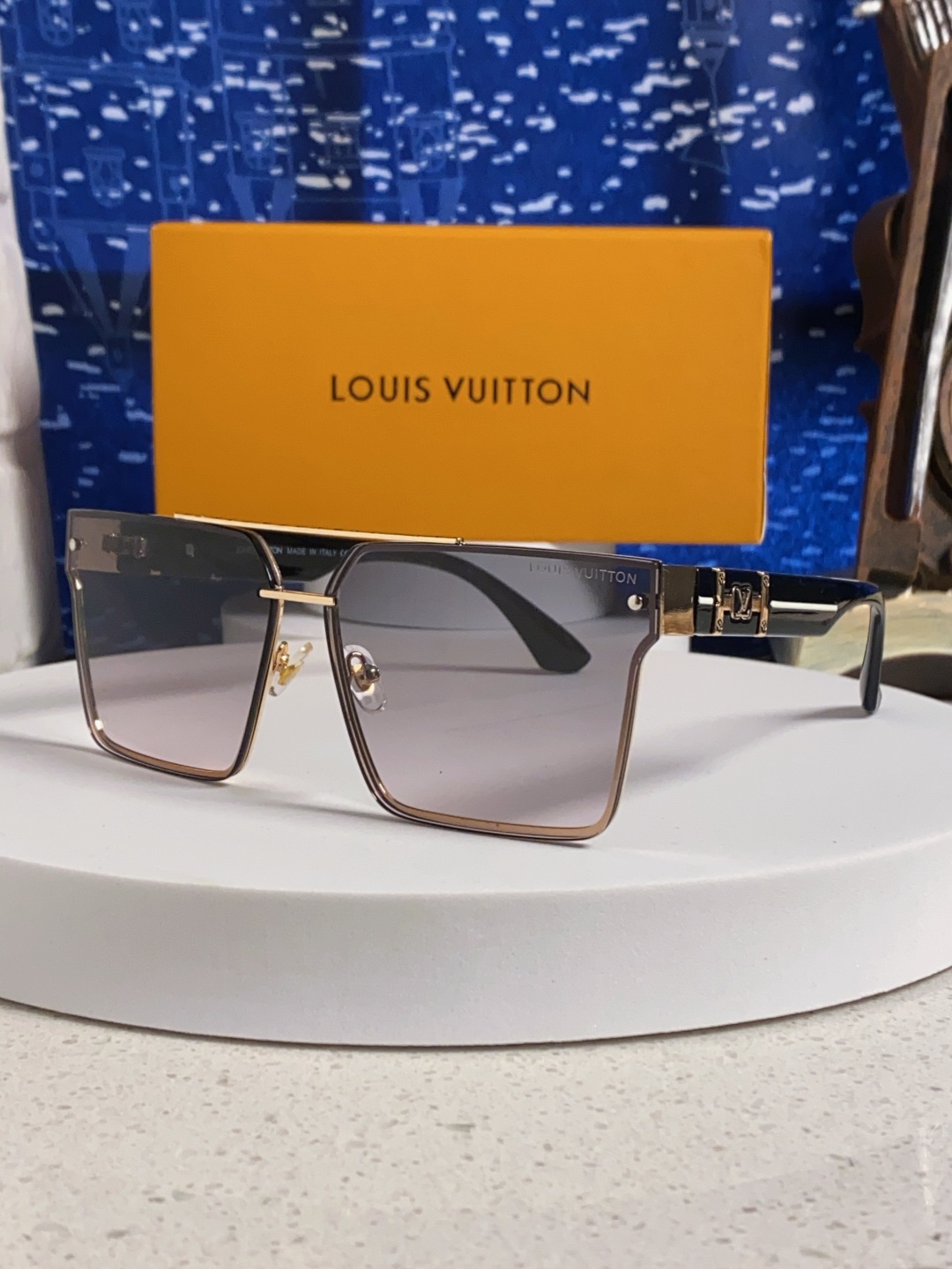 LOUISVUITTON路易威登 2025新款LV高级感无框墨镜女潮欧美复古大框切边眼镜防紫外线太阳镜海