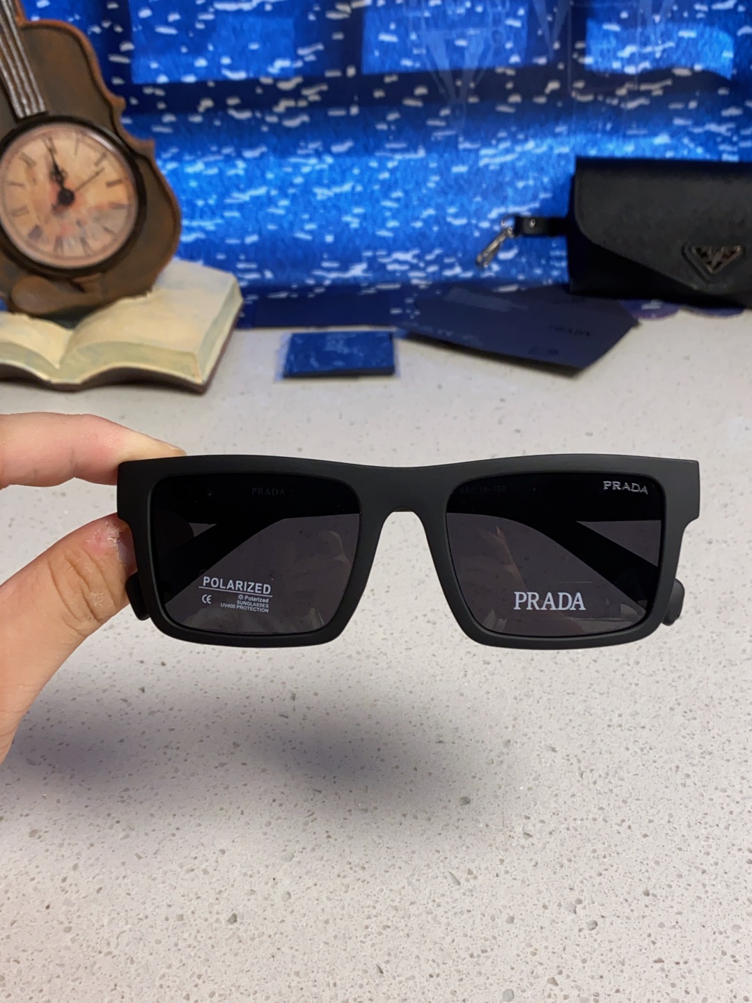 Prada普拉达 2025新款太阳镜时尚黑超窄框休闲墨镜男女通用