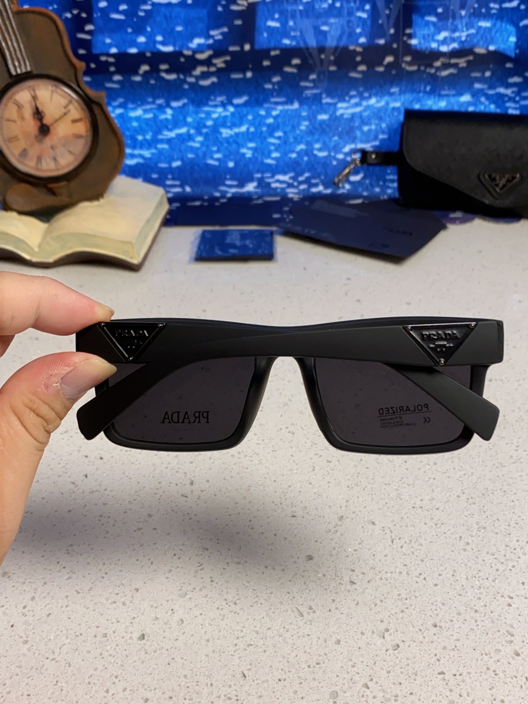 Prada普拉达 2025新款太阳镜时尚黑超窄框休闲墨镜男女通用