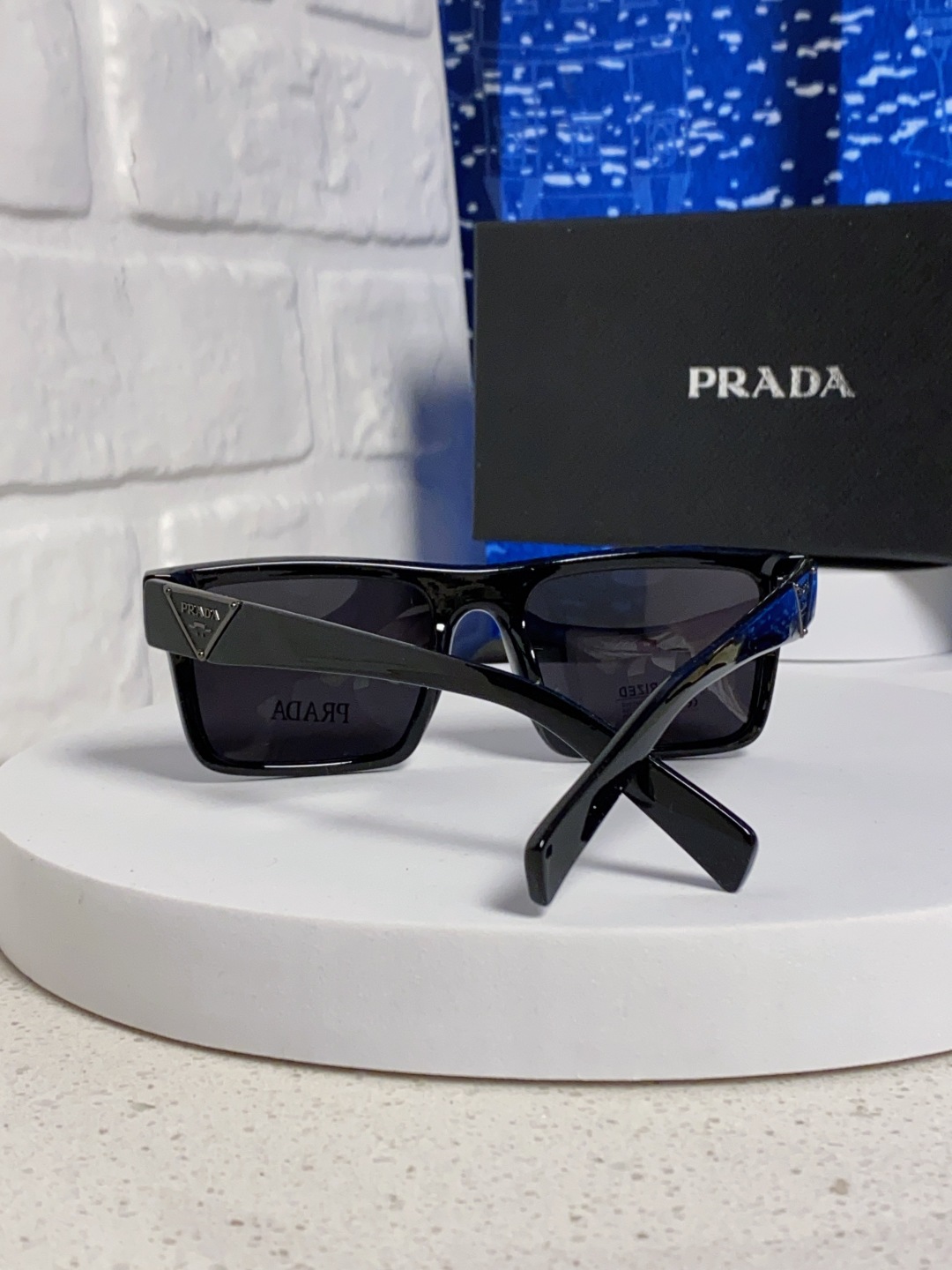 Prada普拉达 2025新款太阳镜时尚黑超窄框休闲墨镜男女通用