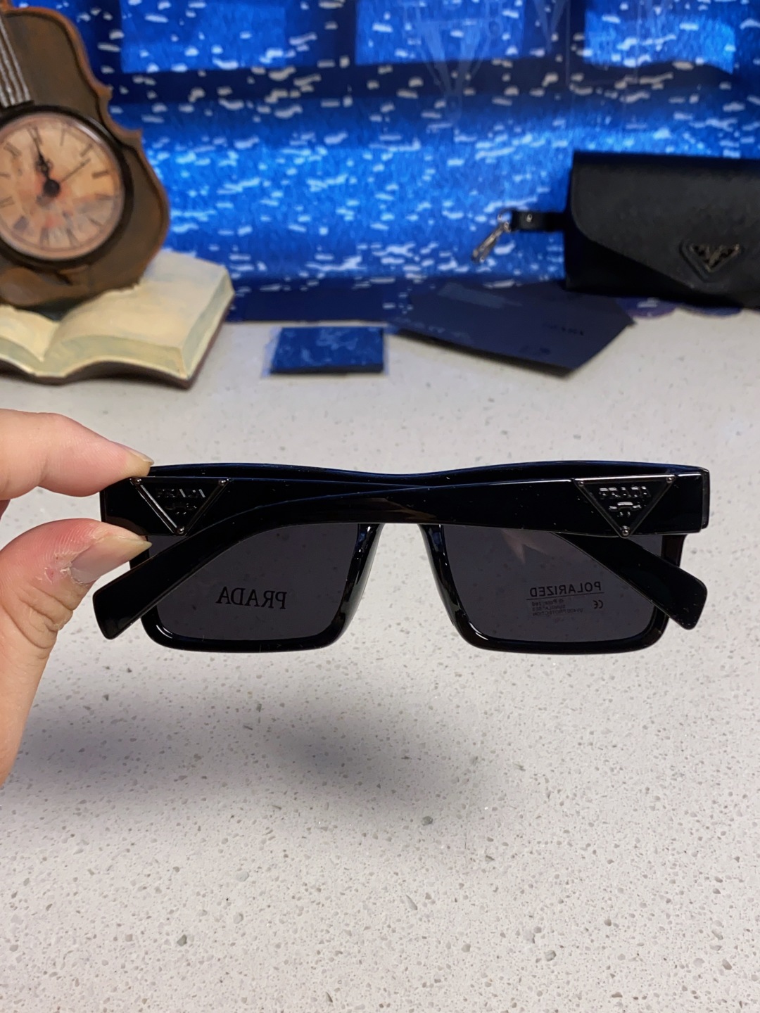 Prada普拉达 2025新款太阳镜时尚黑超窄框休闲墨镜男女通用