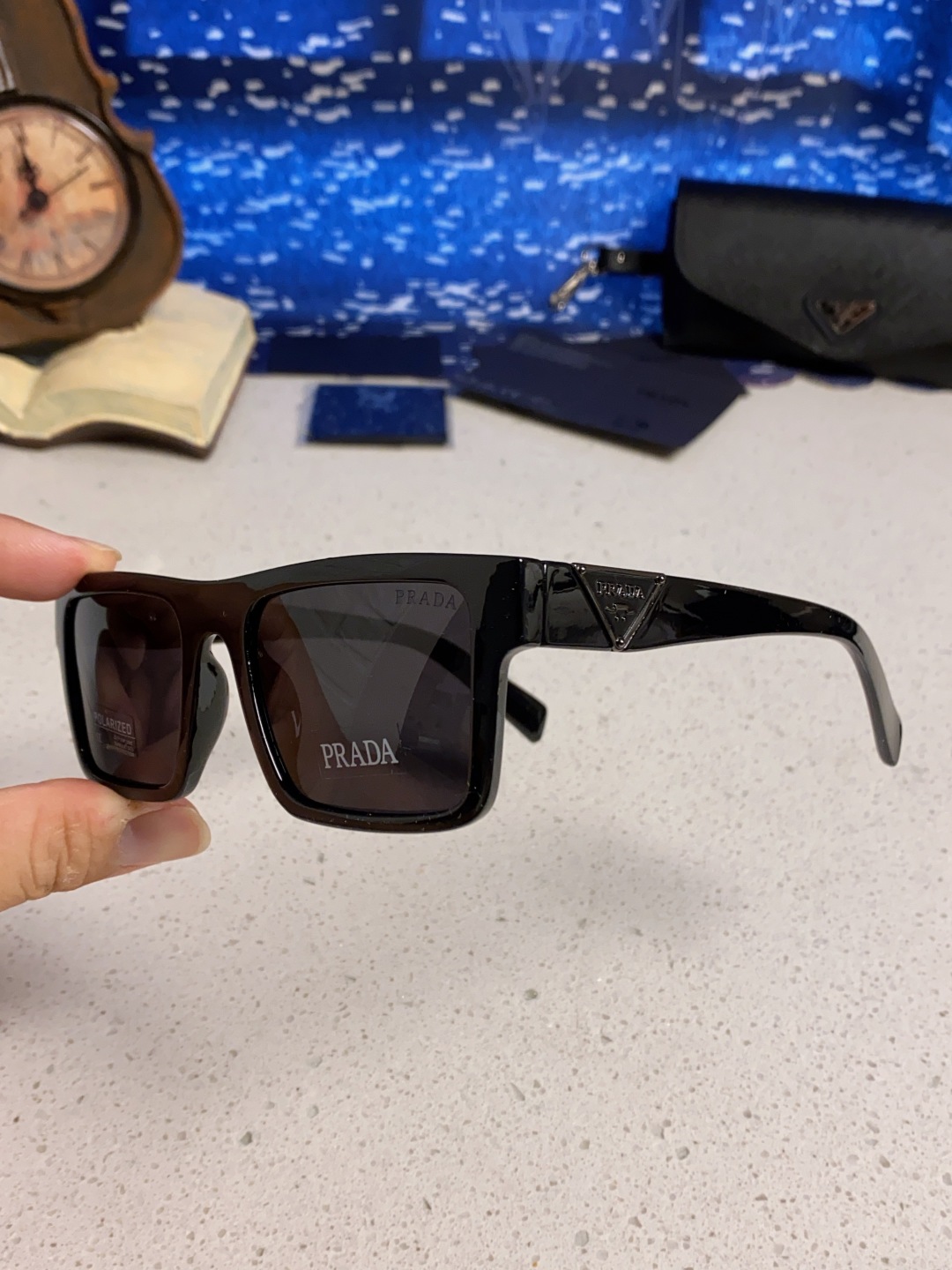 Prada普拉达 2025新款太阳镜时尚黑超窄框休闲墨镜男女通用