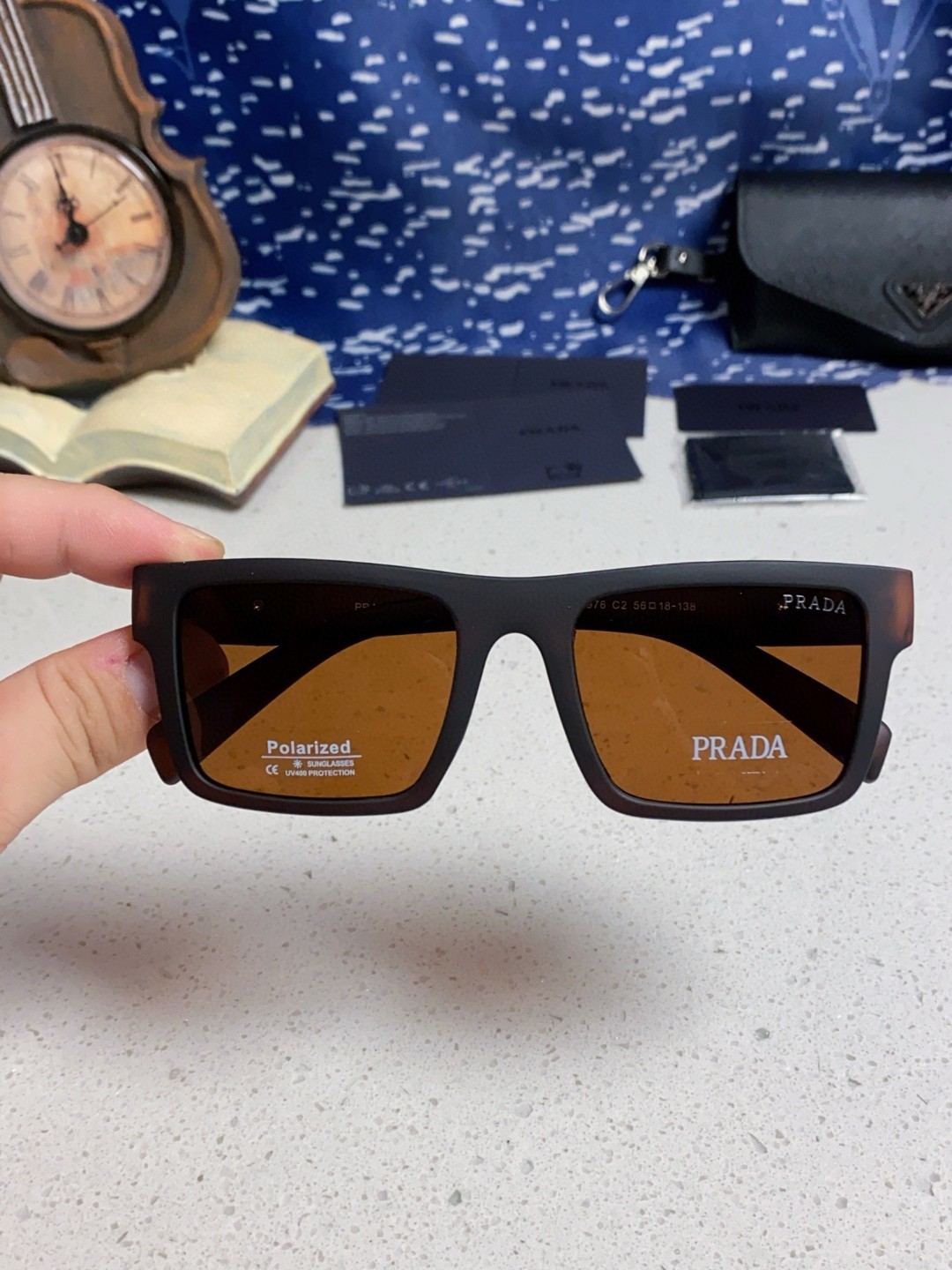 Prada普拉达 2025新款太阳镜时尚黑超窄框休闲墨镜男女通用