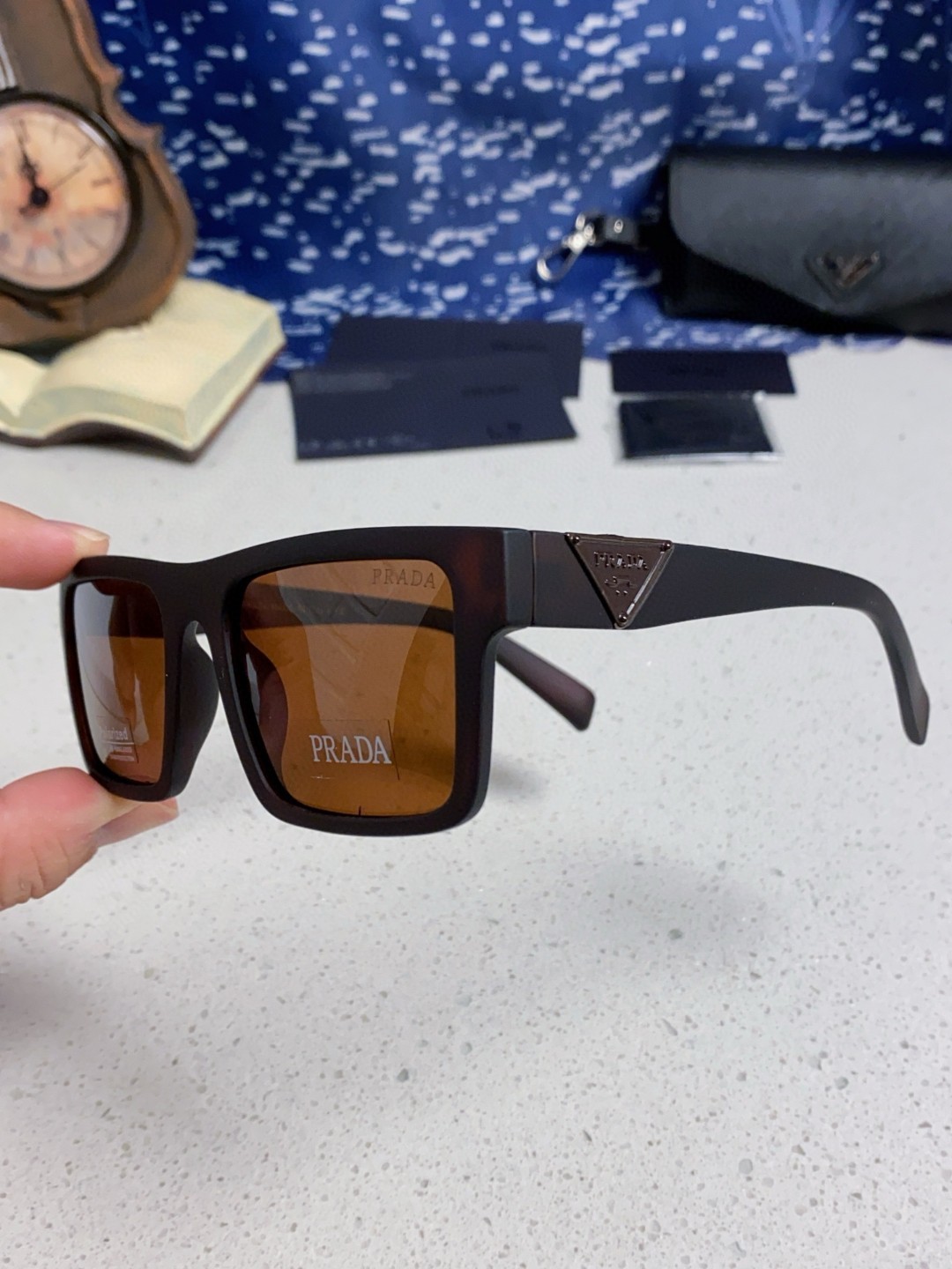 Prada普拉达 2025新款太阳镜时尚黑超窄框休闲墨镜男女通用