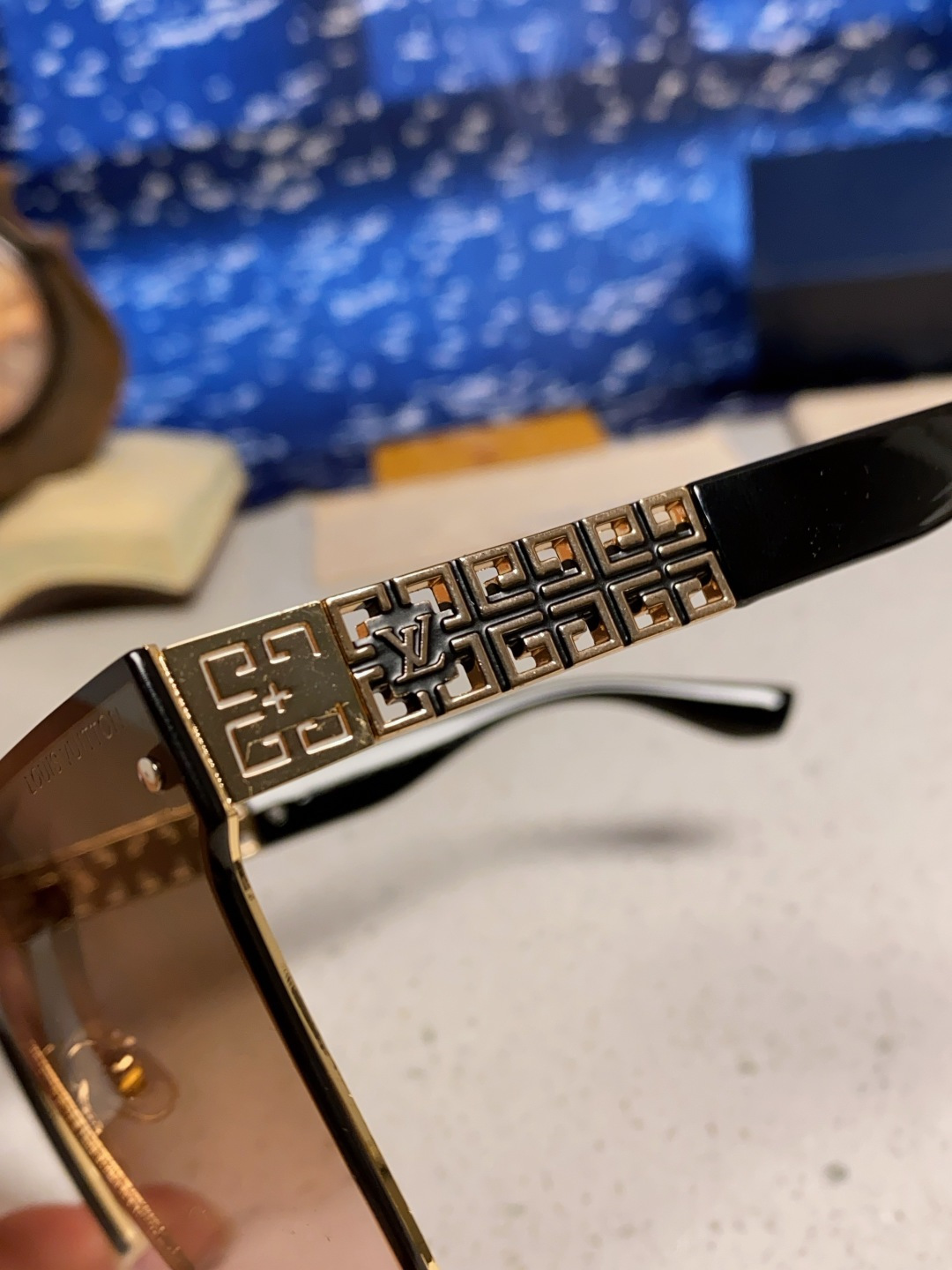 LouisVuitton路易威登 2025新款个性一片式大框墨镜女自行车骑行眼镜徒步登山防紫外线太阳镜男