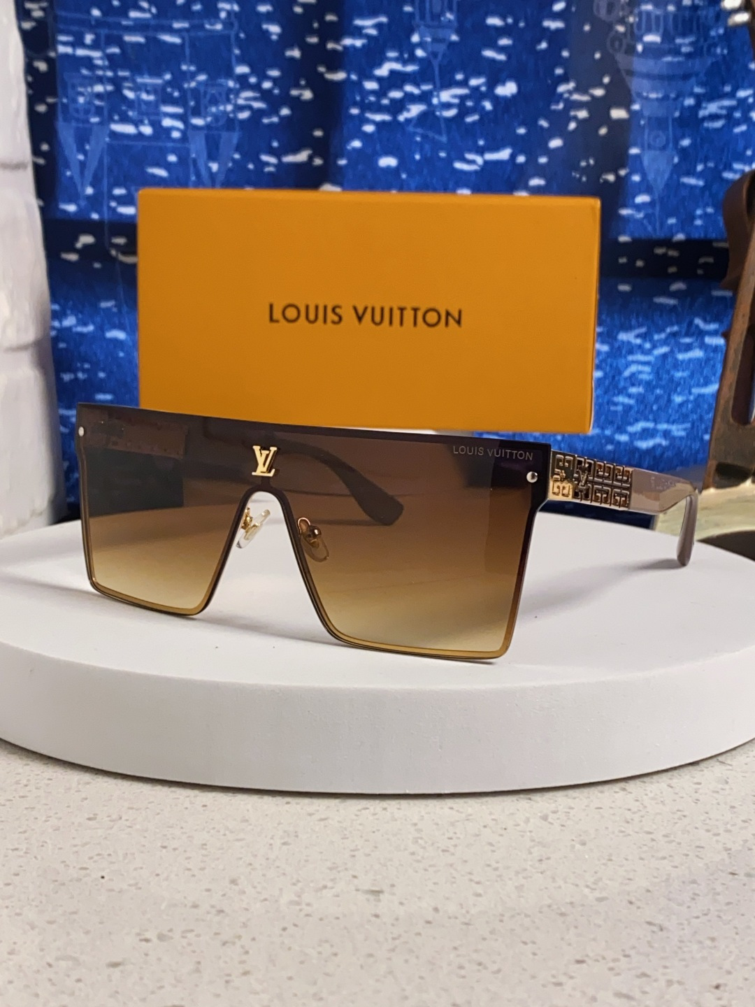 LouisVuitton路易威登 2025新款个性一片式大框墨镜女自行车骑行眼镜徒步登山防紫外线太阳镜男