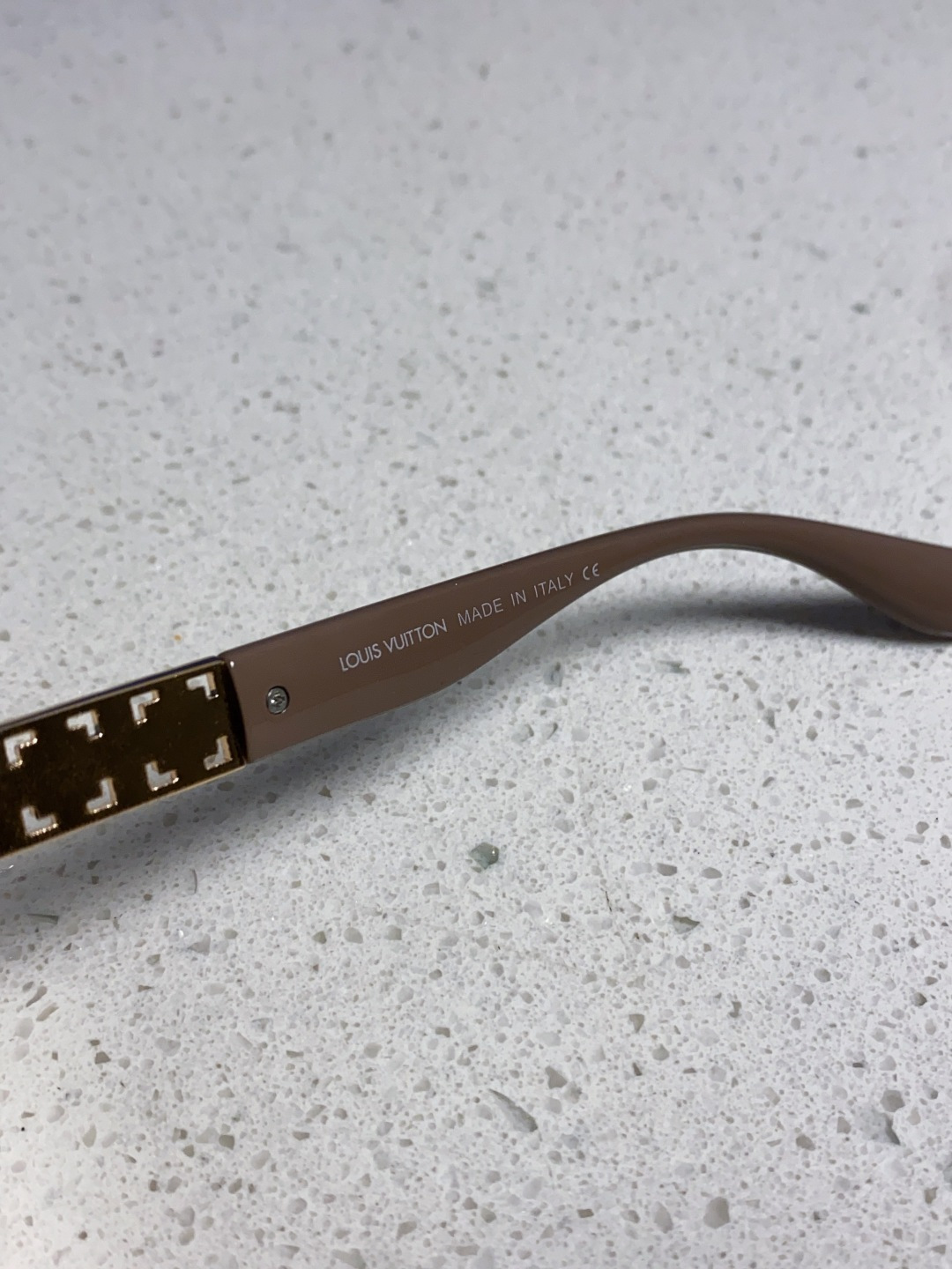 LouisVuitton路易威登 2025新款个性一片式大框墨镜女自行车骑行眼镜徒步登山防紫外线太阳镜男