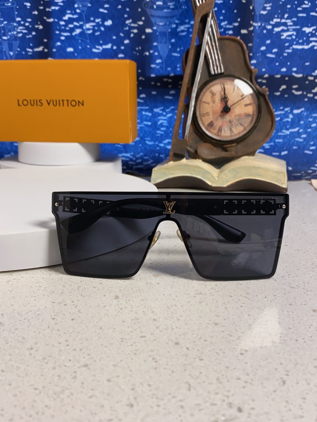 LouisVuitton路易威登 2025新款个性一片式大框墨镜女自行车骑行眼镜徒步登山防紫外线太阳镜男