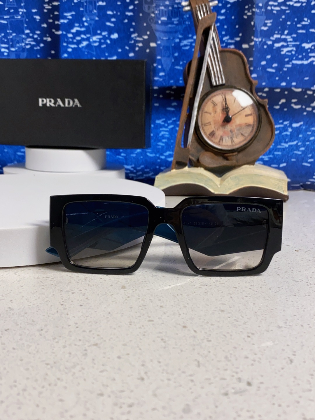 Prada普拉达 2025新款男普欧美运动太阳镜女防紫外线流行眼镜优雅通用时尚外贸墨镜 男女通用