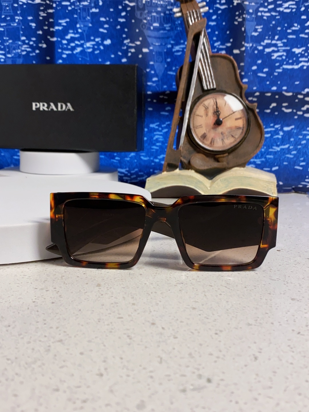 Prada普拉达 2025新款男普欧美运动太阳镜女防紫外线流行眼镜优雅通用时尚外贸墨镜 男女通用