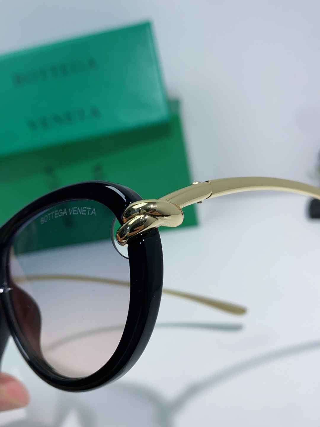 Bottega Veneta宝缇嘉 2025新款欧美复古小框双梁蛤蟆镜女潮圆脸显瘦朋克风太阳眼镜嘻哈蹦迪