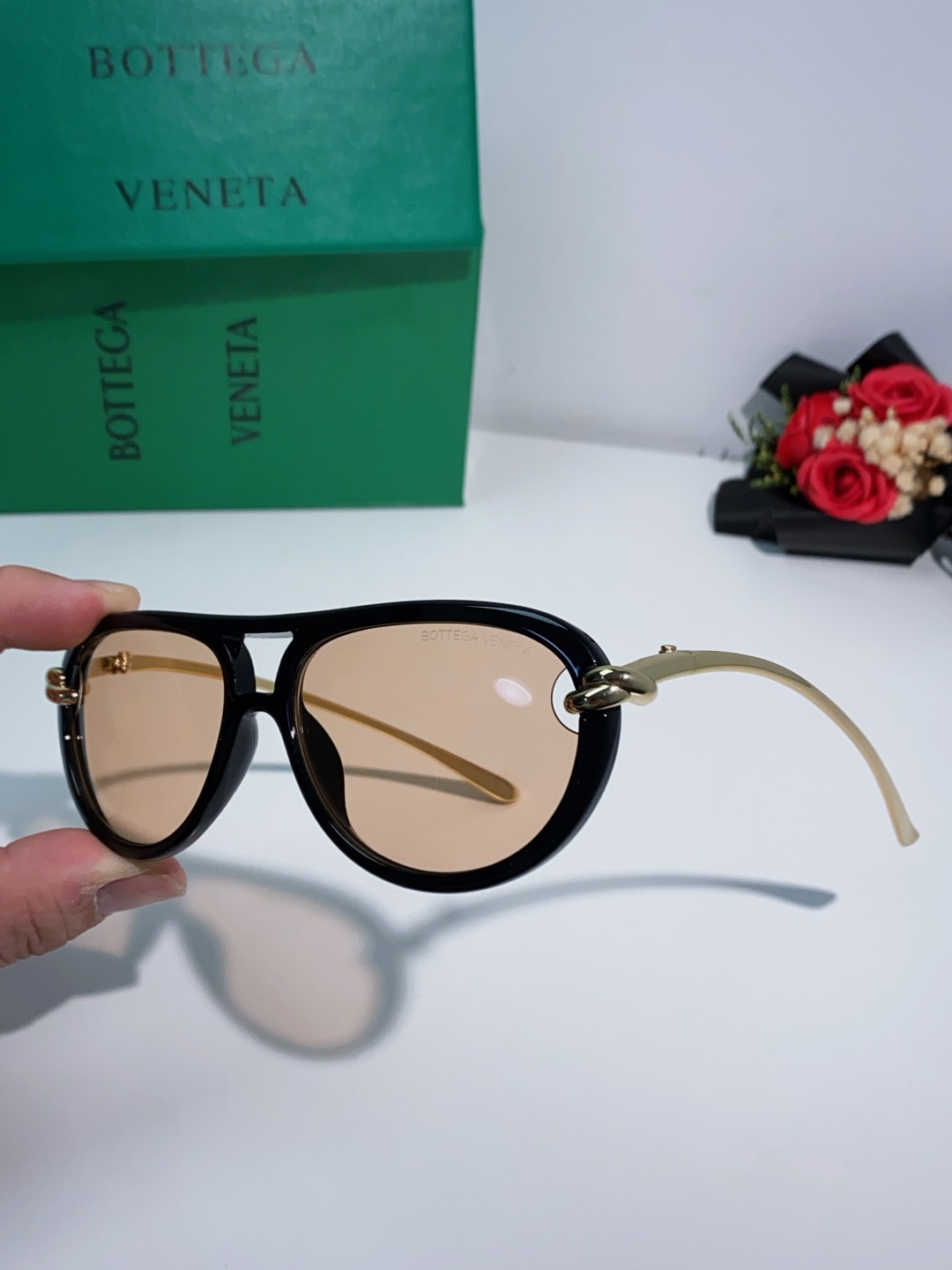 Bottega Veneta宝缇嘉 2025新款欧美复古小框双梁蛤蟆镜女潮圆脸显瘦朋克风太阳眼镜嘻哈蹦迪