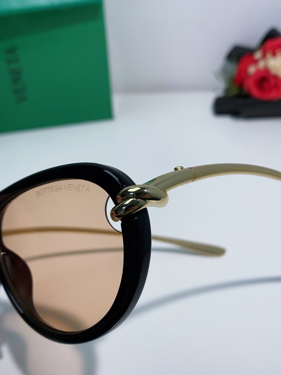 Bottega Veneta宝缇嘉 2025新款欧美复古小框双梁蛤蟆镜女潮圆脸显瘦朋克风太阳眼镜嘻哈蹦迪