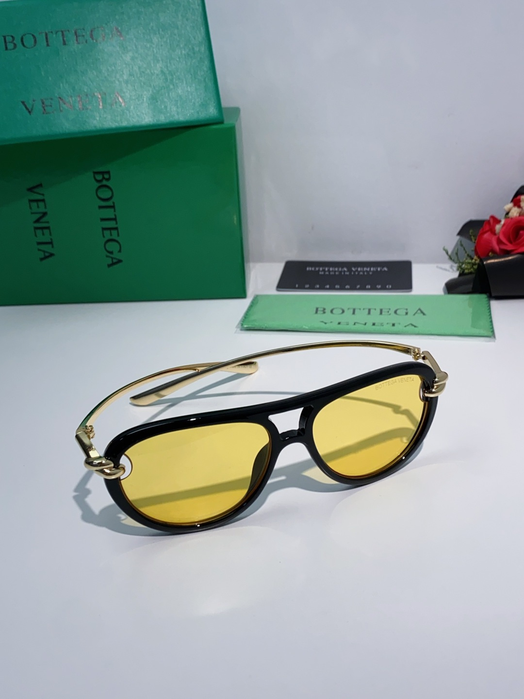 Bottega Veneta宝缇嘉 2025新款欧美复古小框双梁蛤蟆镜女潮圆脸显瘦朋克风太阳眼镜嘻哈蹦迪