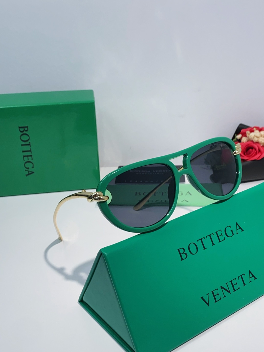 Bottega Veneta宝缇嘉 2025新款欧美复古小框双梁蛤蟆镜女潮圆脸显瘦朋克风太阳眼镜嘻哈蹦迪