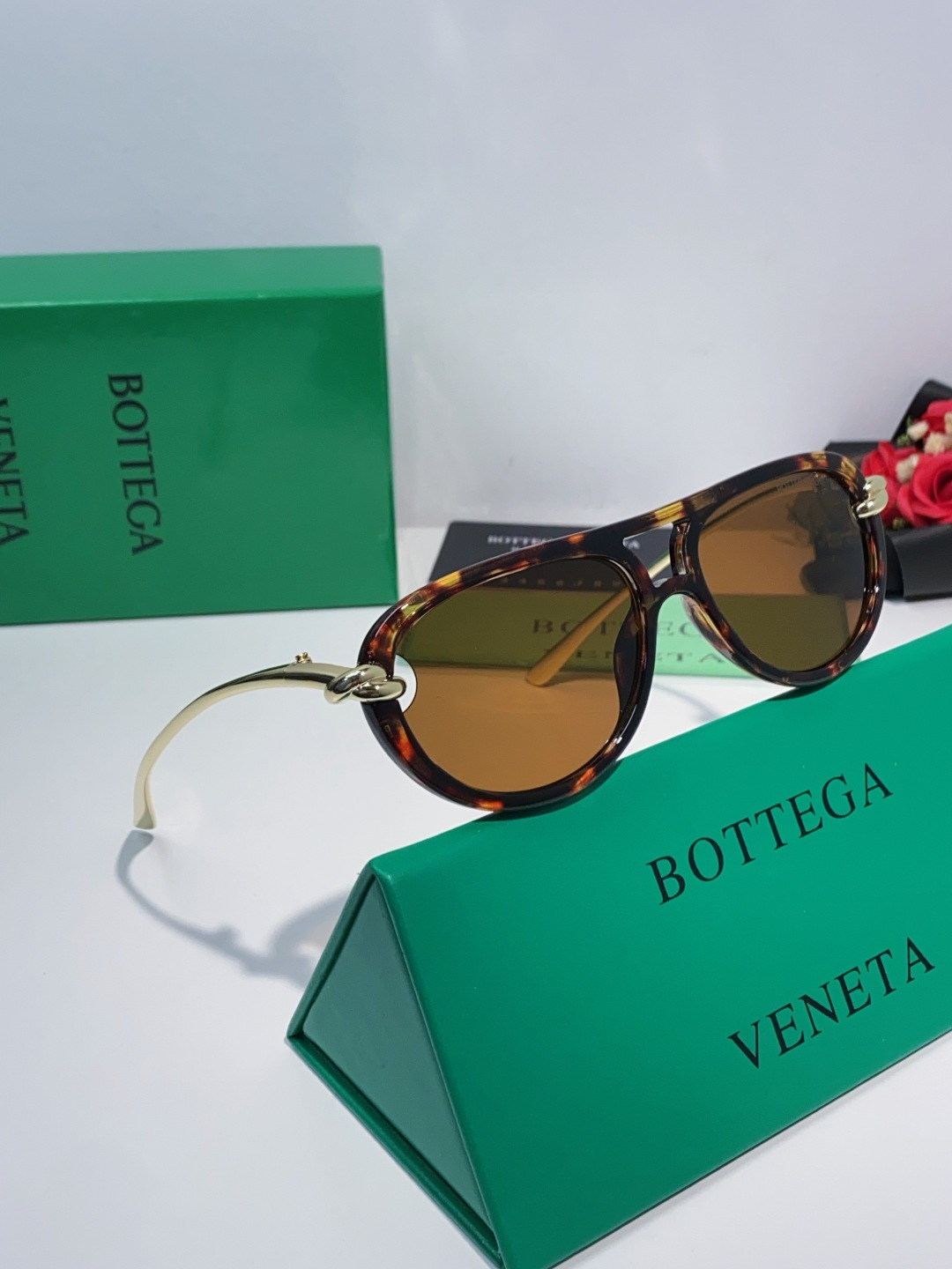 Bottega Veneta宝缇嘉 2025新款欧美复古小框双梁蛤蟆镜女潮圆脸显瘦朋克风太阳眼镜嘻哈蹦迪