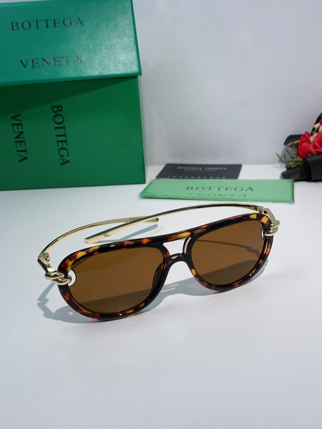 Bottega Veneta宝缇嘉 2025新款欧美复古小框双梁蛤蟆镜女潮圆脸显瘦朋克风太阳眼镜嘻哈蹦迪