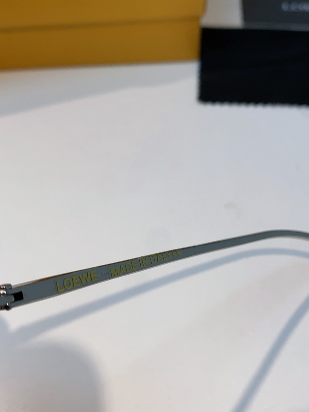 Loewe罗意威 杨幂同款复古猫眼墨镜欧美风时尚防紫外线太阳镜潮酷飒女士墨镜 LW40165U