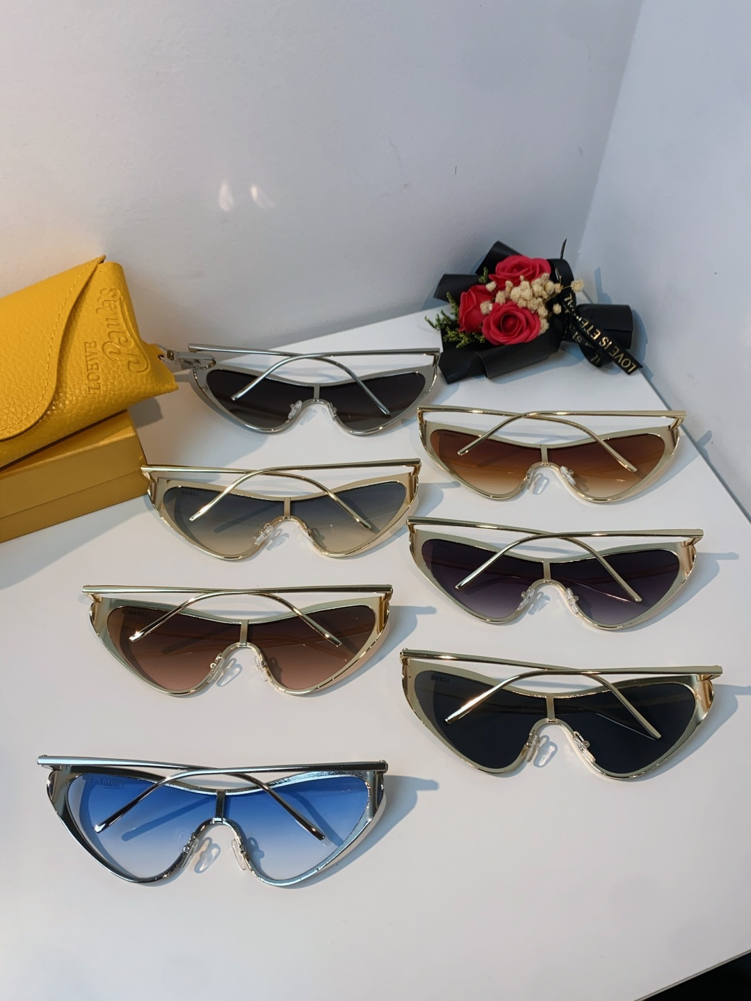 Loewe罗意威 杨幂同款复古猫眼墨镜欧美风时尚防紫外线太阳镜潮酷飒女士墨镜 LW40165U