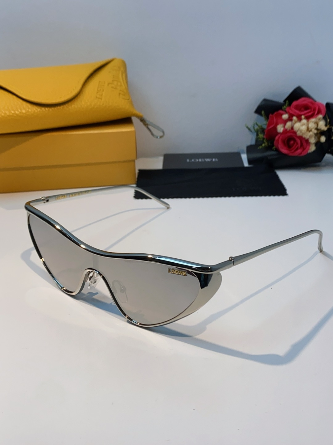 Loewe罗意威 杨幂同款复古猫眼墨镜欧美风时尚防紫外线太阳镜潮酷飒女士墨镜 LW40165U