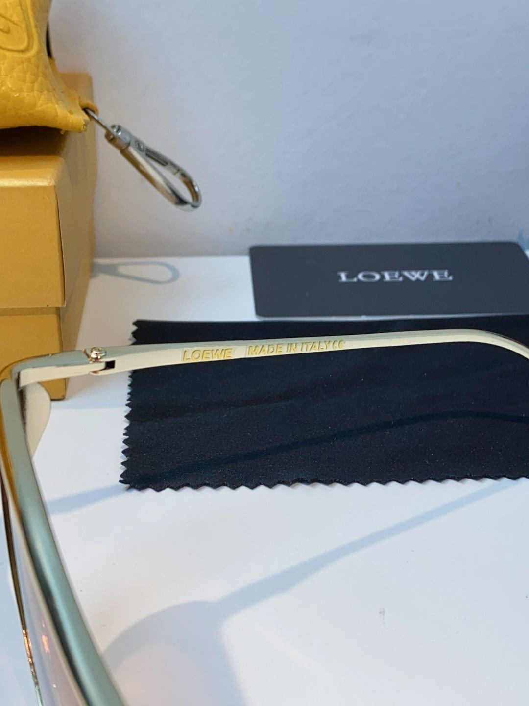 Loewe罗意威 杨幂同款复古猫眼墨镜欧美风时尚防紫外线太阳镜潮酷飒女士墨镜 LW40165U