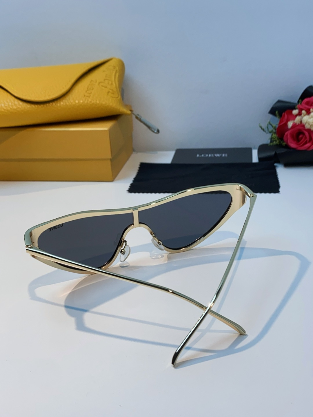 Loewe罗意威 杨幂同款复古猫眼墨镜欧美风时尚防紫外线太阳镜潮酷飒女士墨镜 LW40165U