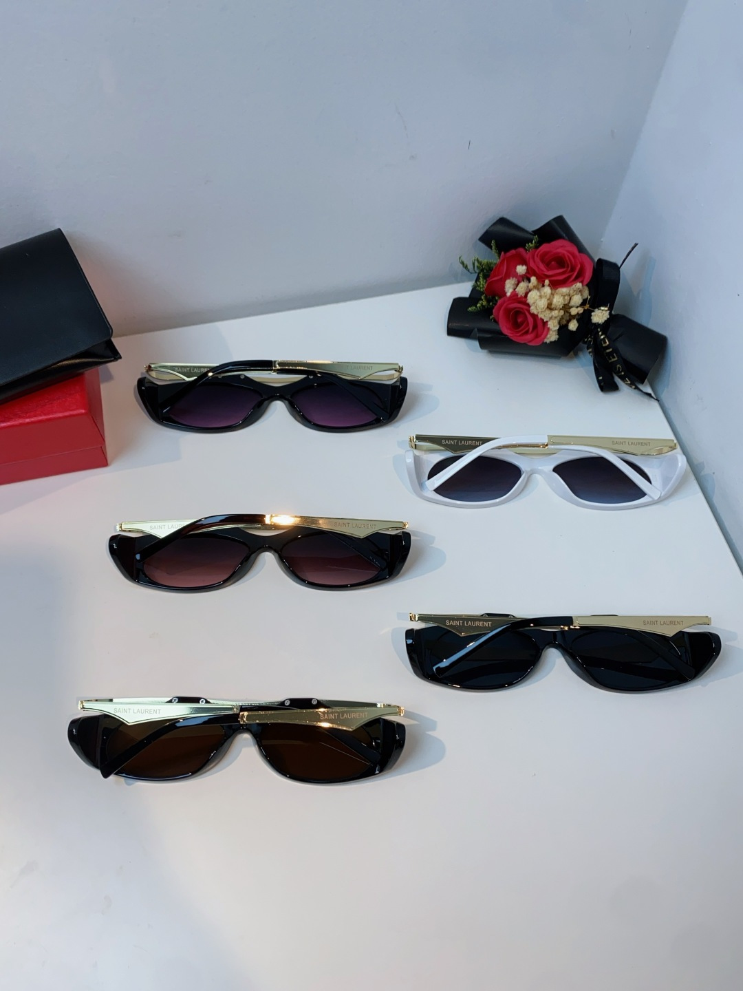 Saint Laurent 圣罗兰 2025新款YSL时尚前卫走秀高级感度假椭圆形个性女士太阳眼镜户外防