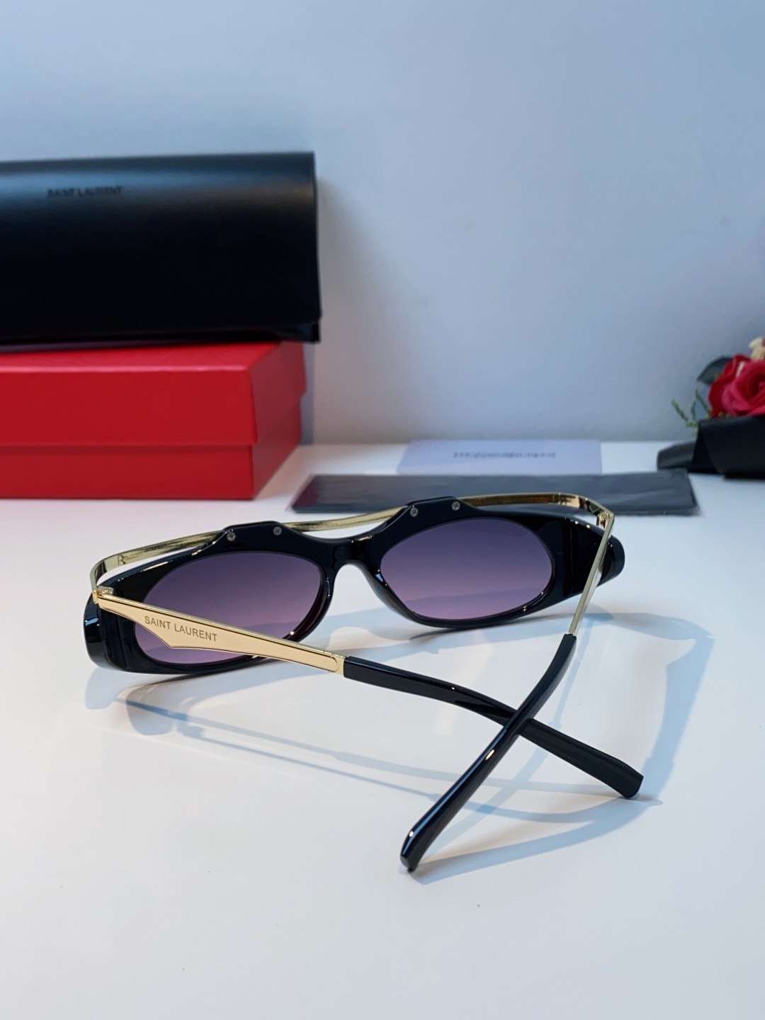 Saint Laurent 圣罗兰 2025新款YSL时尚前卫走秀高级感度假椭圆形个性女士太阳眼镜户外防