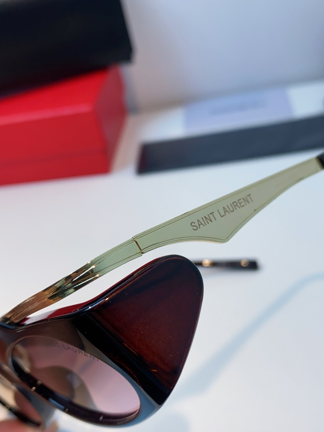 Saint Laurent 圣罗兰 2025新款YSL时尚前卫走秀高级感度假椭圆形个性女士太阳眼镜户外防