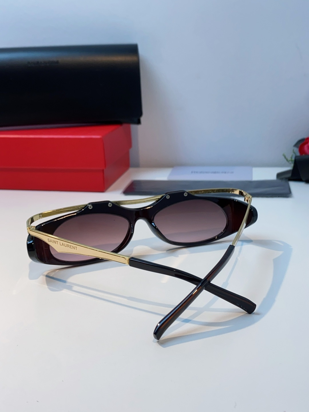 Saint Laurent 圣罗兰 2025新款YSL时尚前卫走秀高级感度假椭圆形个性女士太阳眼镜户外防