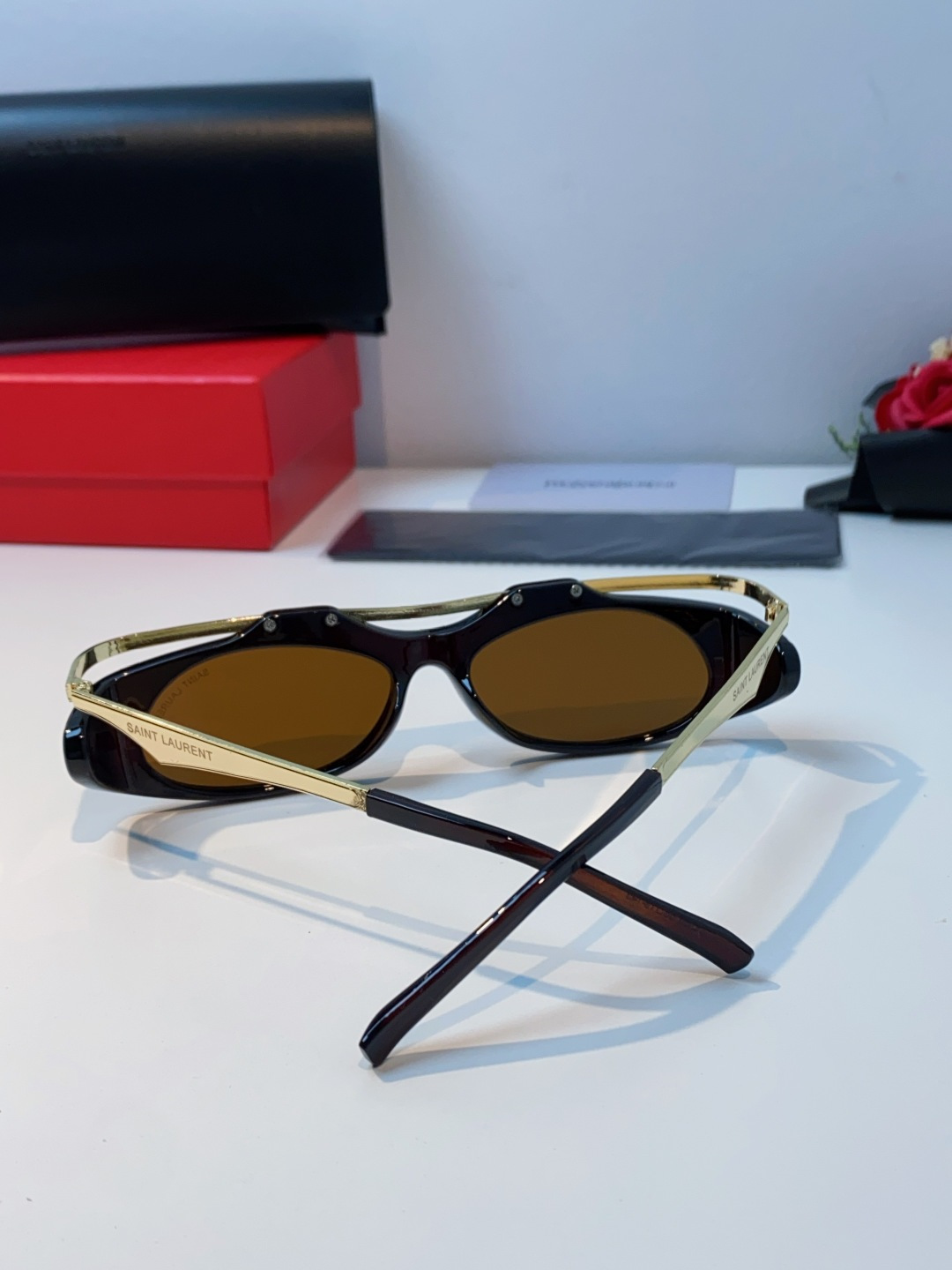 Saint Laurent 圣罗兰 2025新款YSL时尚前卫走秀高级感度假椭圆形个性女士太阳眼镜户外防