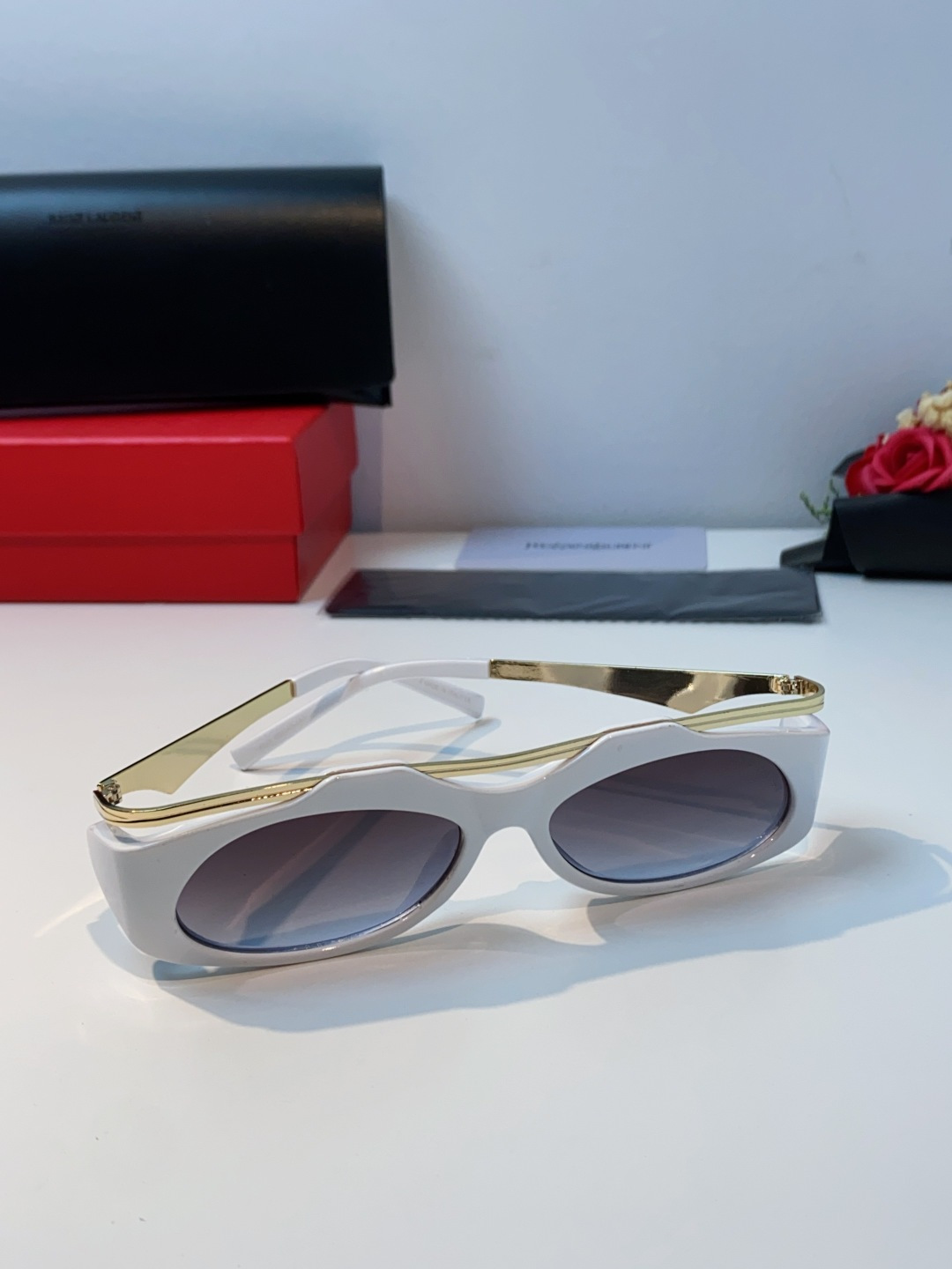 Saint Laurent 圣罗兰 2025新款YSL时尚前卫走秀高级感度假椭圆形个性女士太阳眼镜户外防