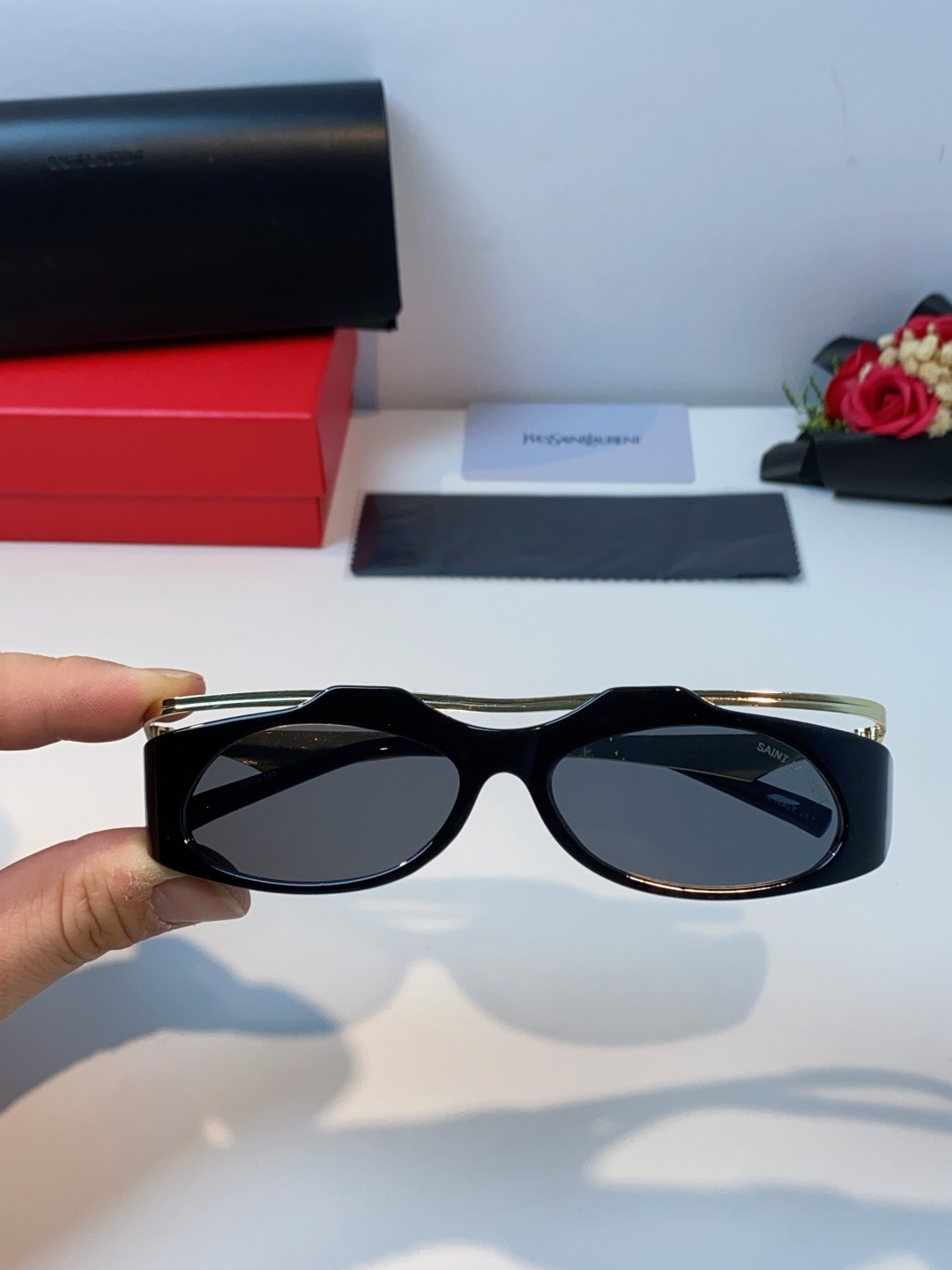 Saint Laurent 圣罗兰 2025新款YSL时尚前卫走秀高级感度假椭圆形个性女士太阳眼镜户外防