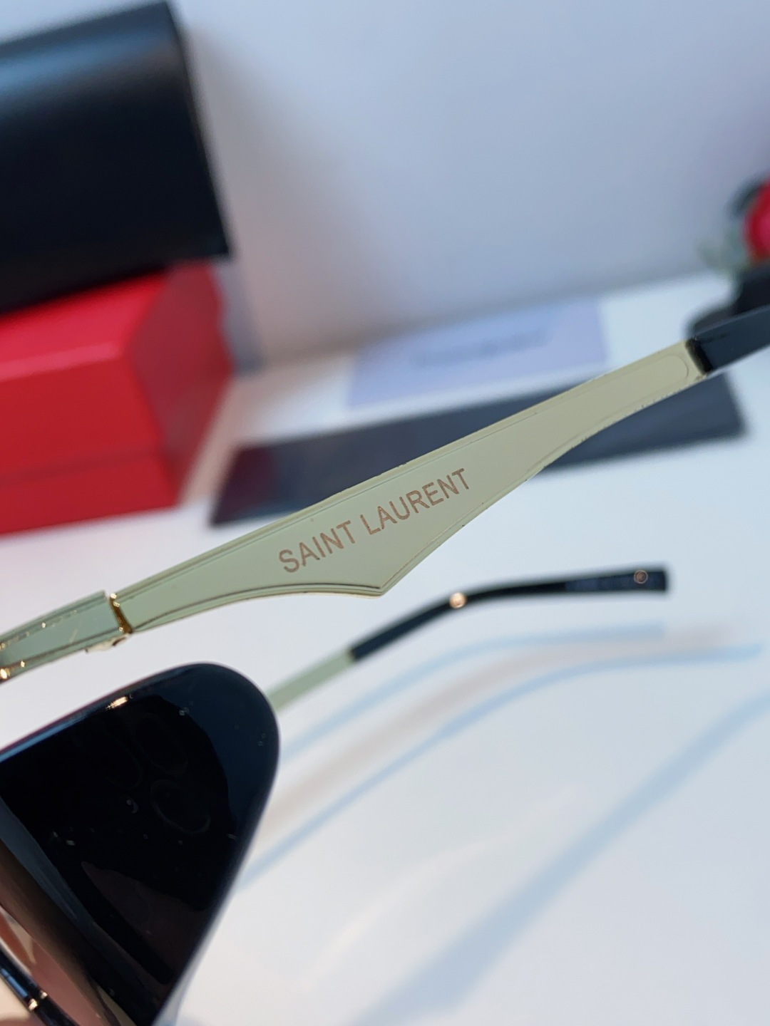 Saint Laurent 圣罗兰 2025新款YSL时尚前卫走秀高级感度假椭圆形个性女士太阳眼镜户外防