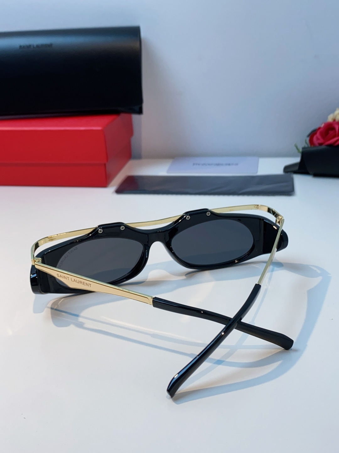 Saint Laurent 圣罗兰 2025新款YSL时尚前卫走秀高级感度假椭圆形个性女士太阳眼镜户外防