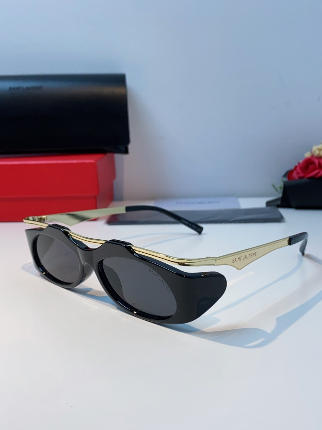 Saint Laurent 圣罗兰 2025新款YSL时尚前卫走秀高级感度假椭圆形个性女士太阳眼镜户外防