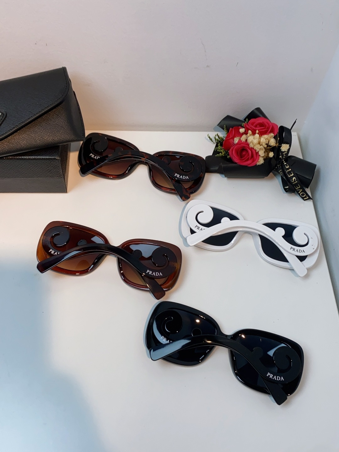 Prada普拉达 云朵 2025新款跨境方框时髦玩味质感纹路炫酷眼镜ins墨镜小红书太阳镜