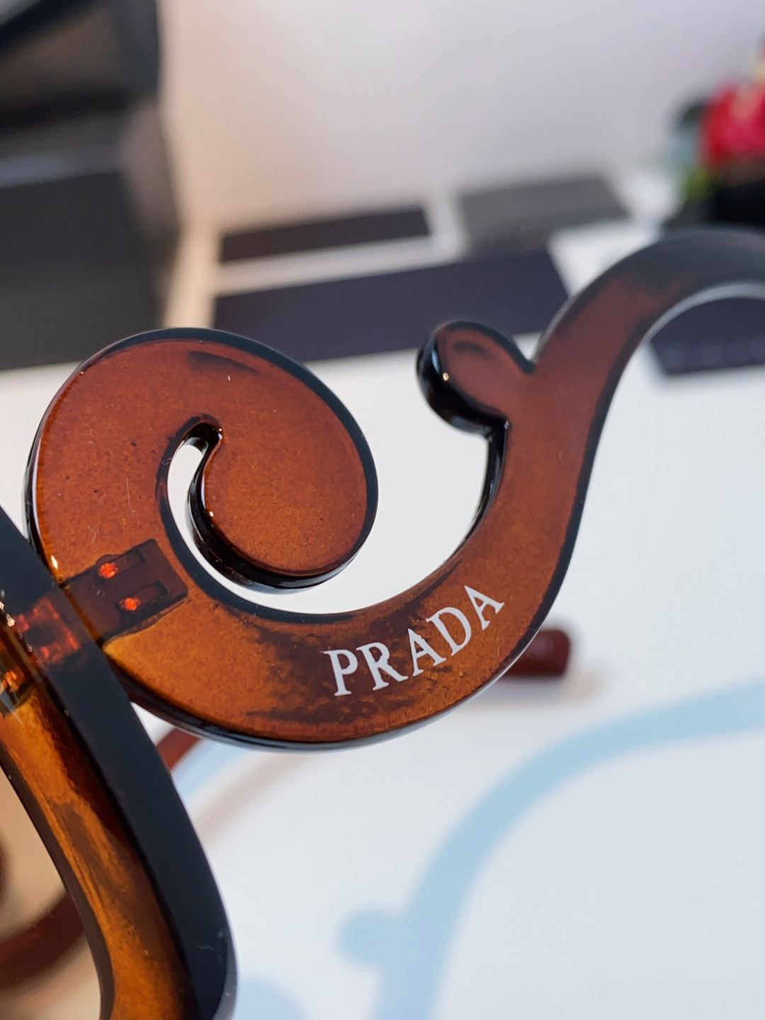 Prada普拉达 云朵 2025新款跨境方框时髦玩味质感纹路炫酷眼镜ins墨镜小红书太阳镜